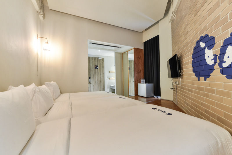 Kokotel Bangkok Surawong Exterior photo