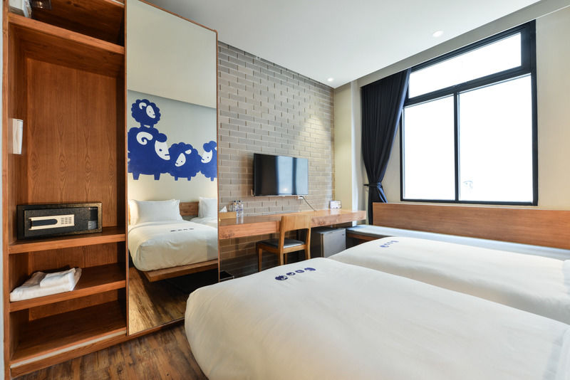 Kokotel Bangkok Surawong Exterior photo